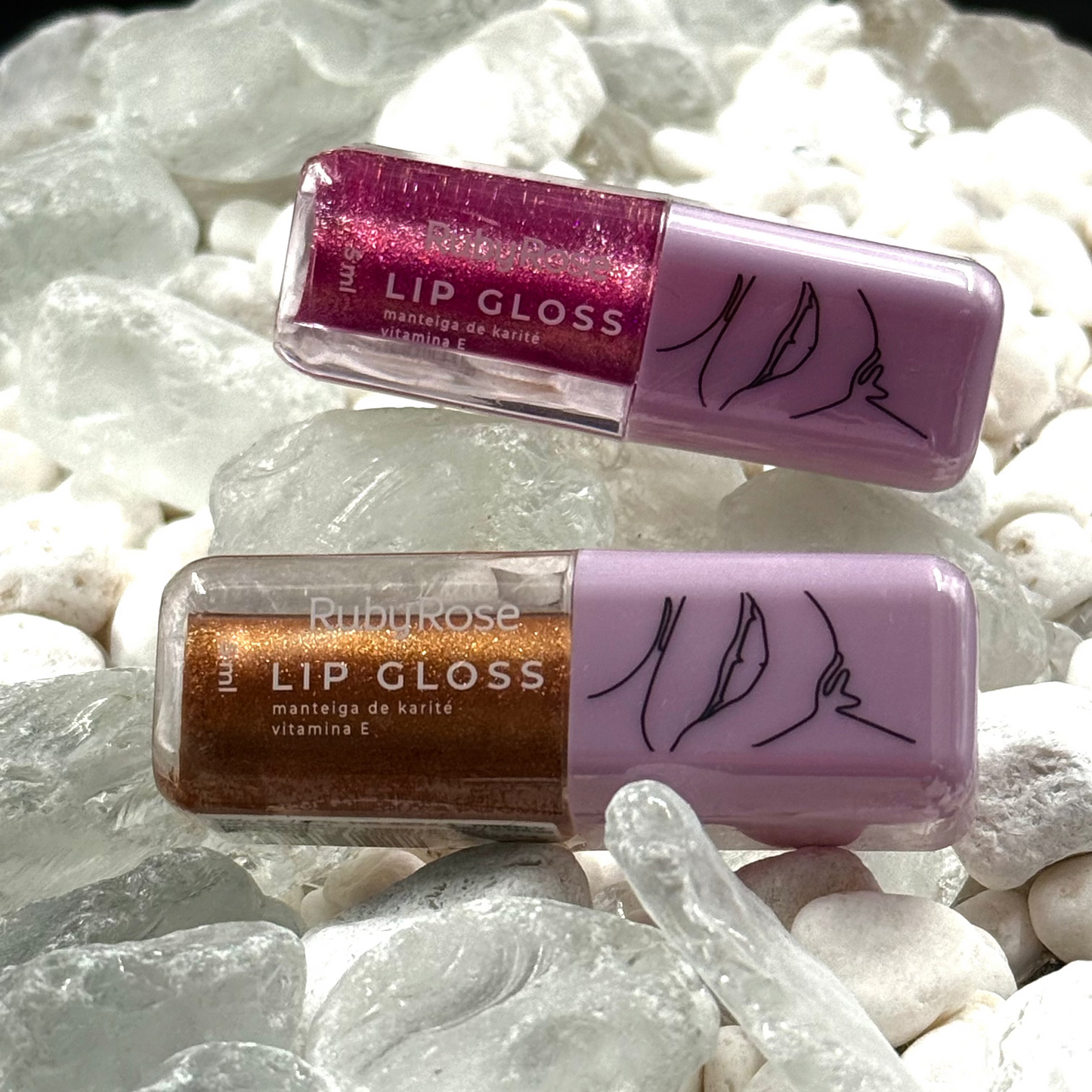 Ruby Rose | Labial con brillantes